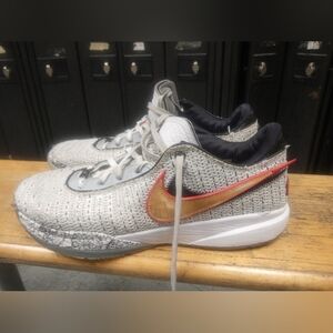Nike LeBron 20